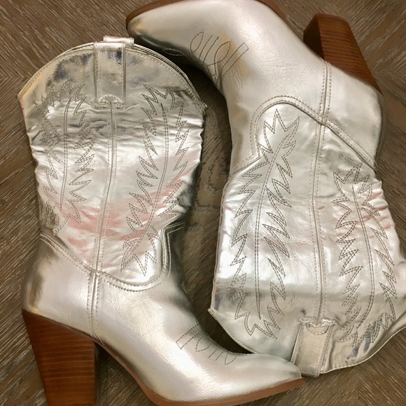 miranda lambert silver boots
